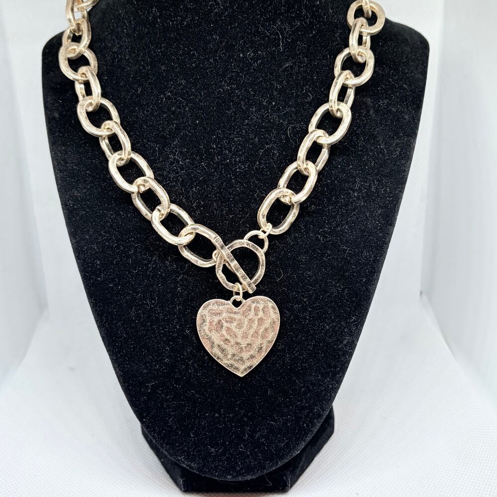 Gold Tone Chunky Oval Link Toggle Necklace Hammered Heart Charm 18" New